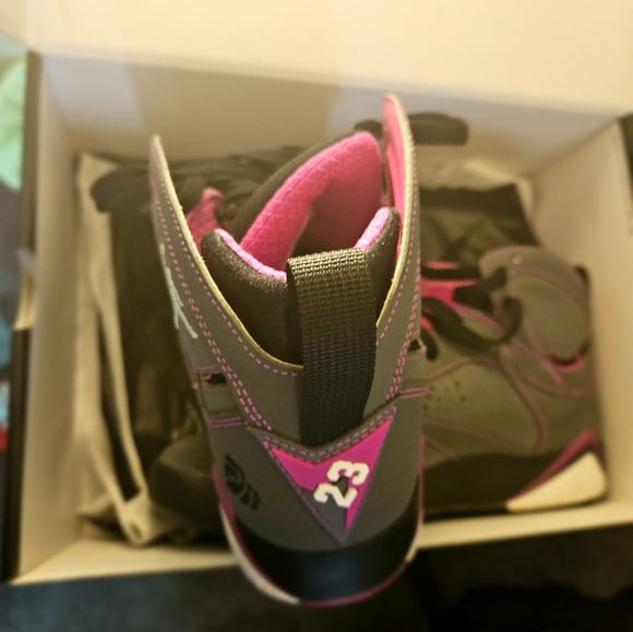 Jordan 7 RetroValentine's Day (2015) (GS) - Picture 4 of 4